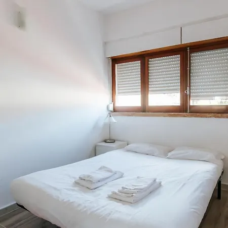 Apartment Retreat View Tagu River *